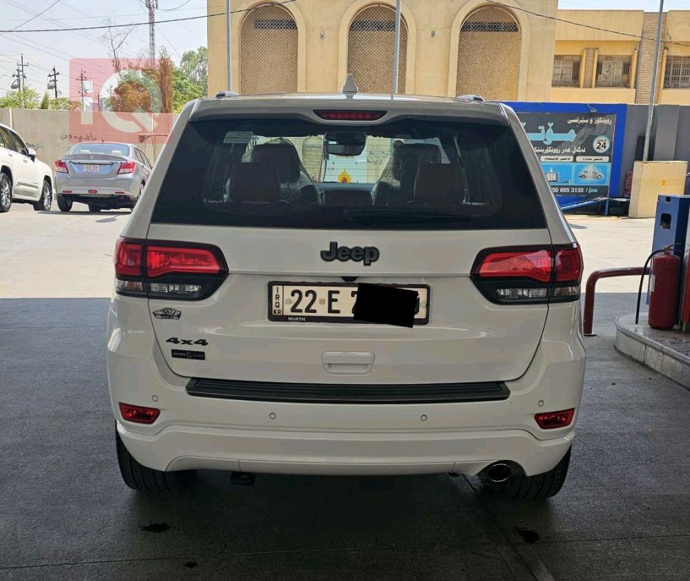 جیپ گراند شیرۆکی